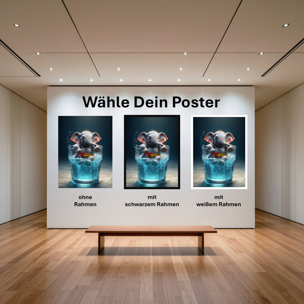Poster Verspielter Elefant im Wasser mit und ohne Rahmen