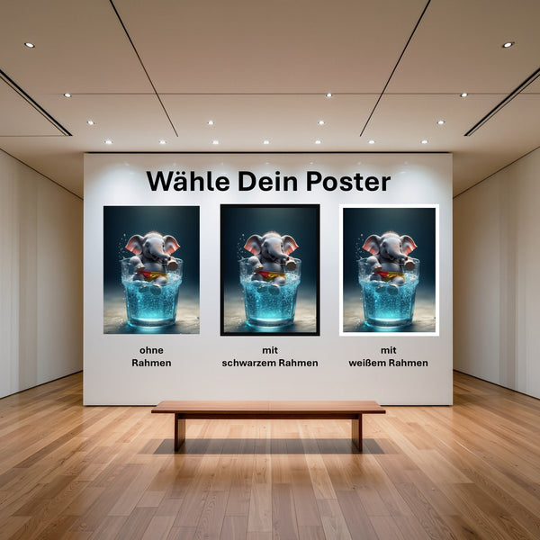 Poster Verspielter Elefant im Wasser mit und ohne Rahmen