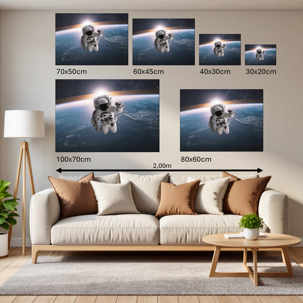 Groessenvergleich Leinwandbild Astronaut im Weltall Querformat