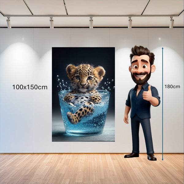 Poster Wandbild 100x150 cm Verspielter Leopard im Wasser Hochformat