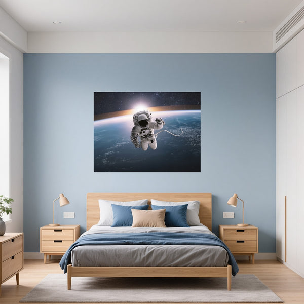 Poster Wandbild Astronaut im Weltall fuer Schlafzimmer blau Querformat