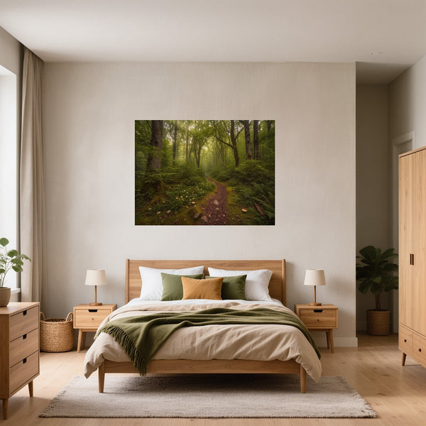 Poster Wandbild Verzauberter Waldweg fuer Schlafzimmer gruen Querformat
