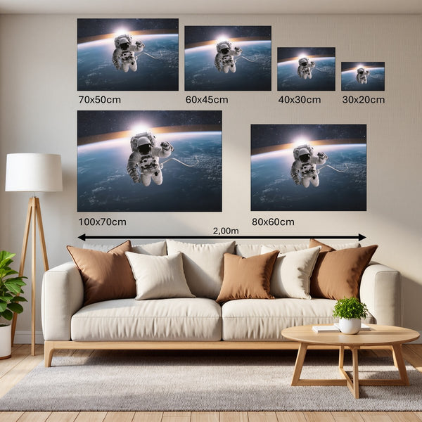 Groessenvergleich Leinwandbild Astronaut im Weltall Querformat