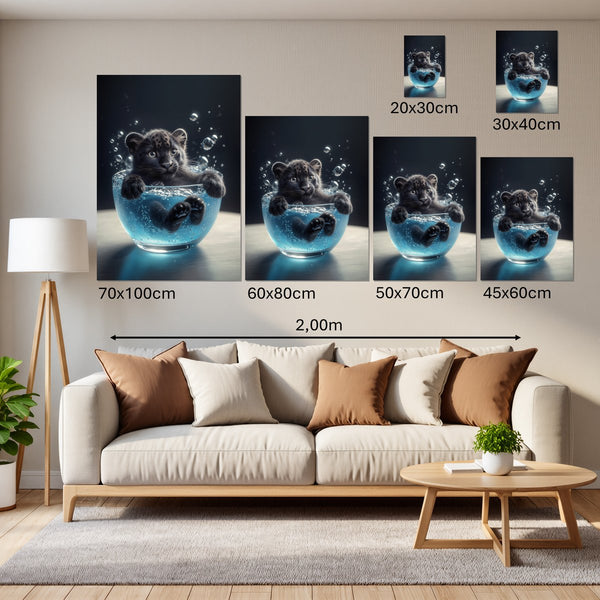 Groessenvergleich Leinwandbild Kleiner Leopard im Wasser Hochformat