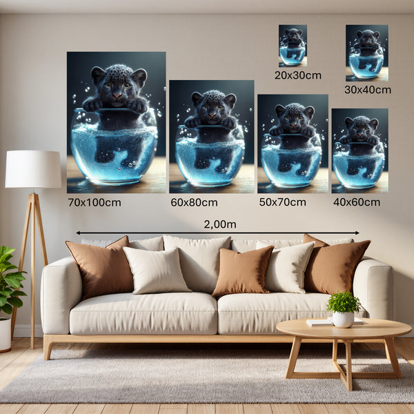 Groessenvergleich Poster Wandbilder Verspielter Panther im Wasser Hochformat