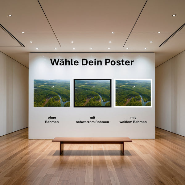 Poster Grüne Landschaft mit Fluss mit und ohne Rahmen